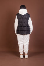 Load image into Gallery viewer, Black Puffer Vest
