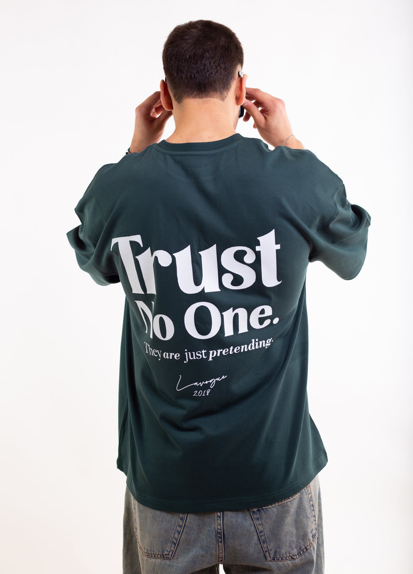 TRUST NO ONE OVERSIZED TEE